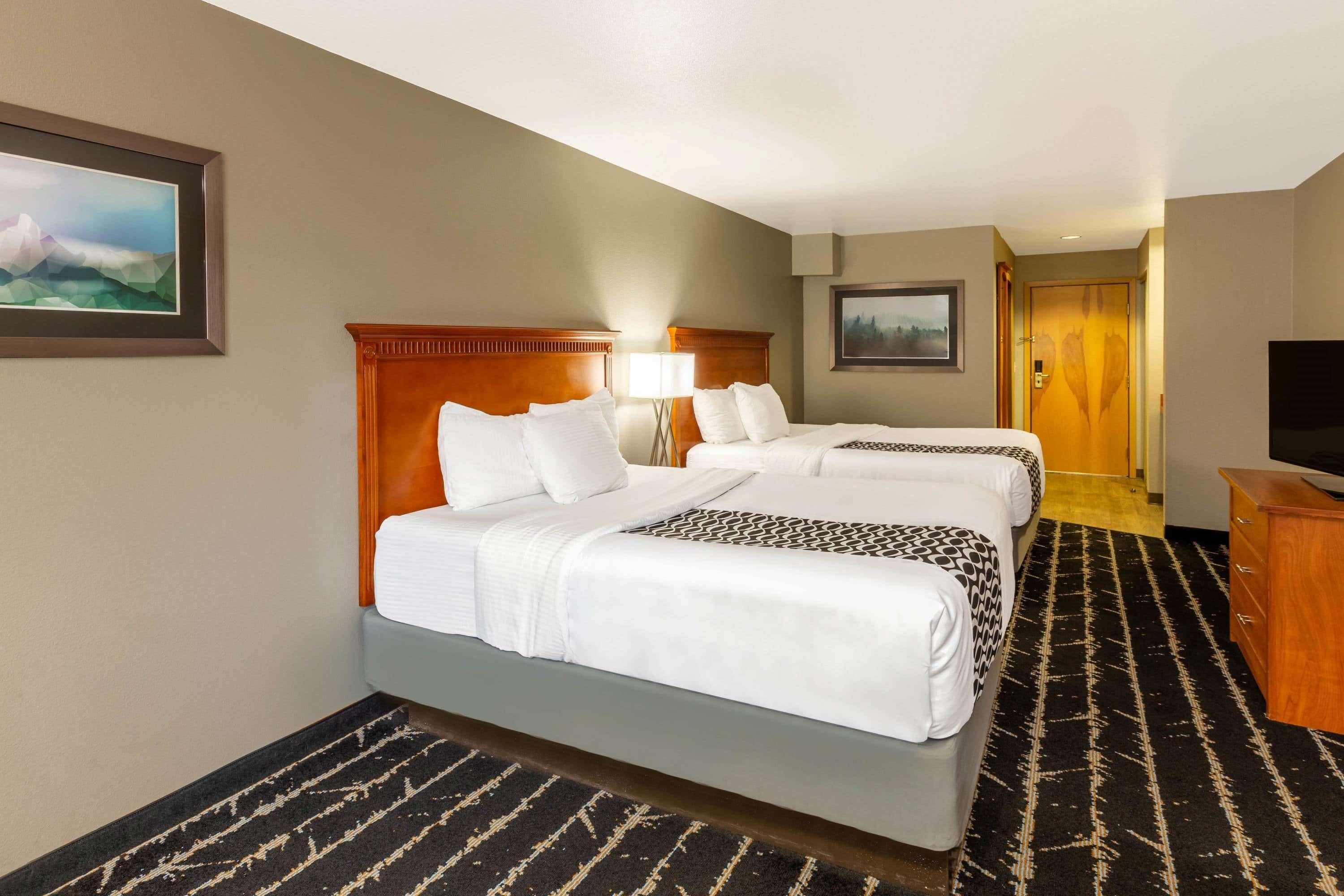 La Quinta By Wyndham Vancouver Exterior photo