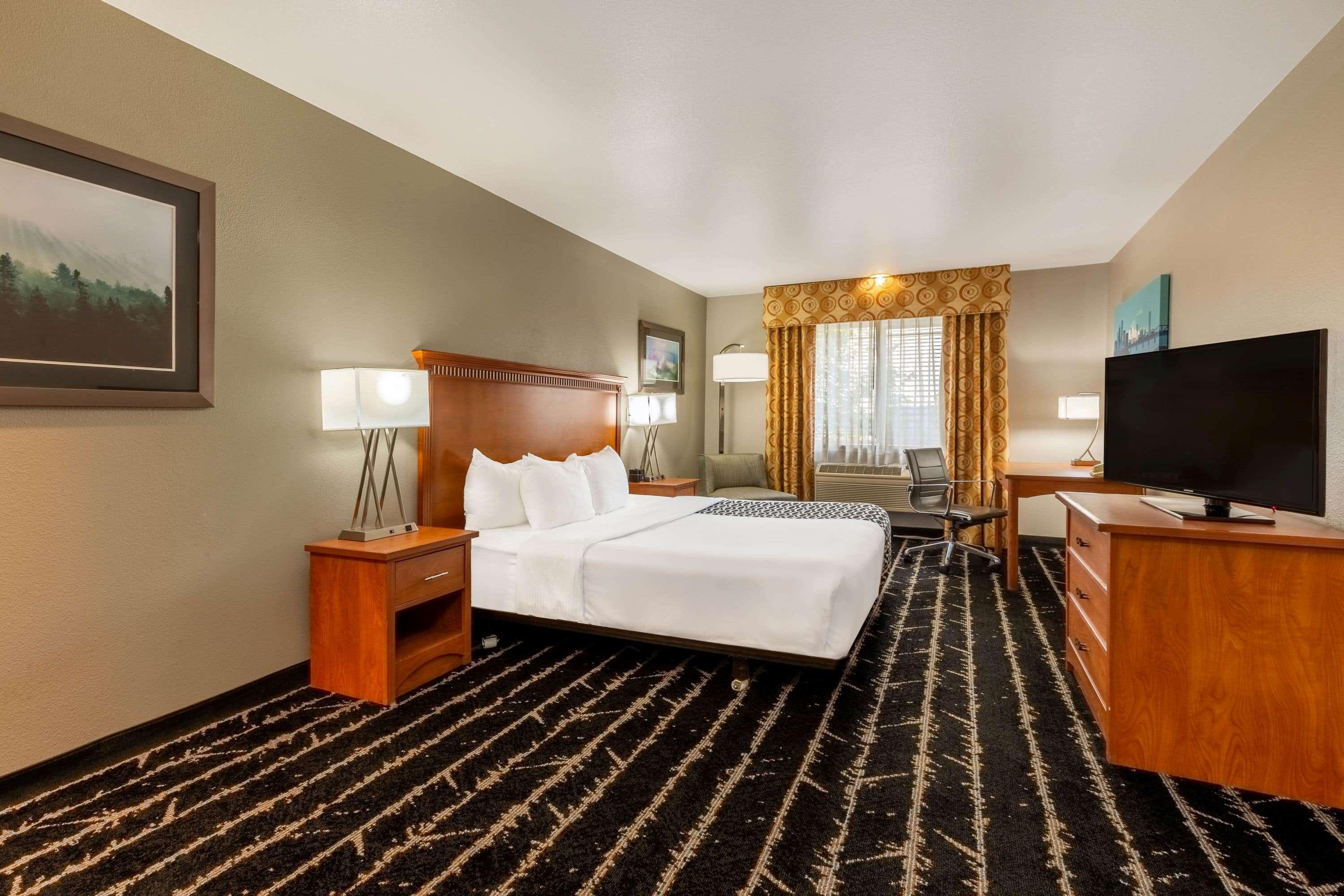 La Quinta By Wyndham Vancouver Exterior photo