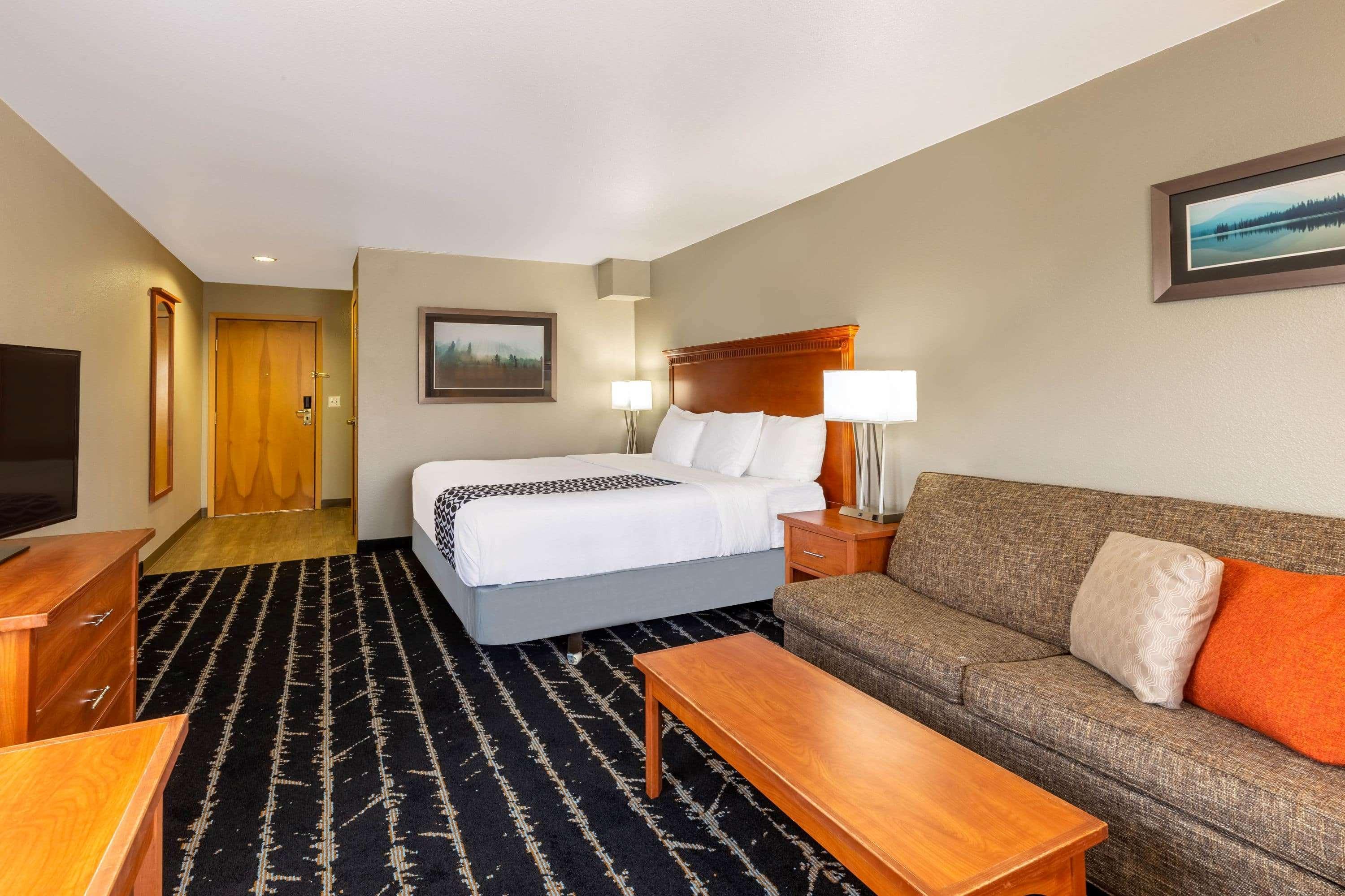 La Quinta By Wyndham Vancouver Exterior photo