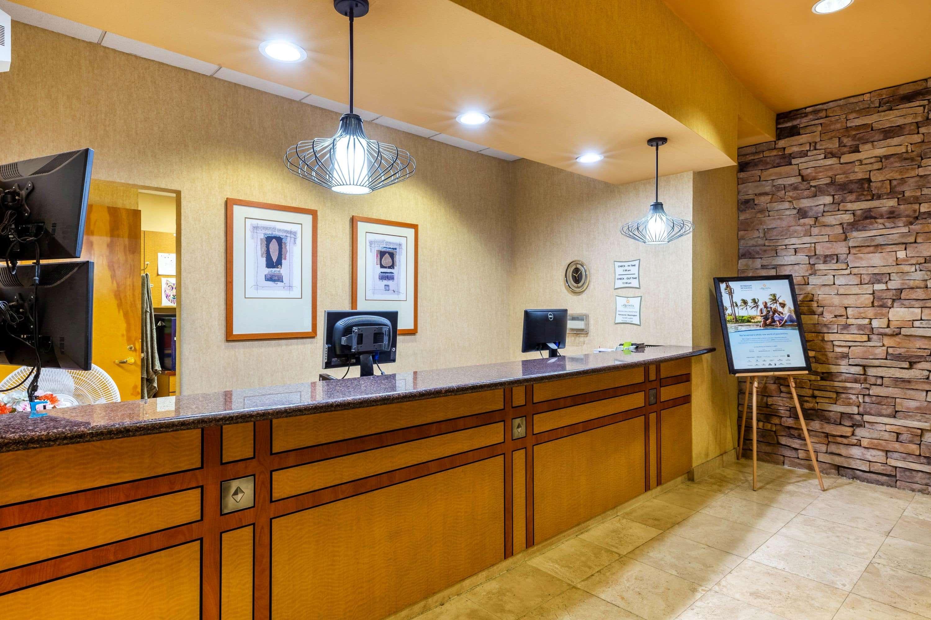 La Quinta By Wyndham Vancouver Exterior photo