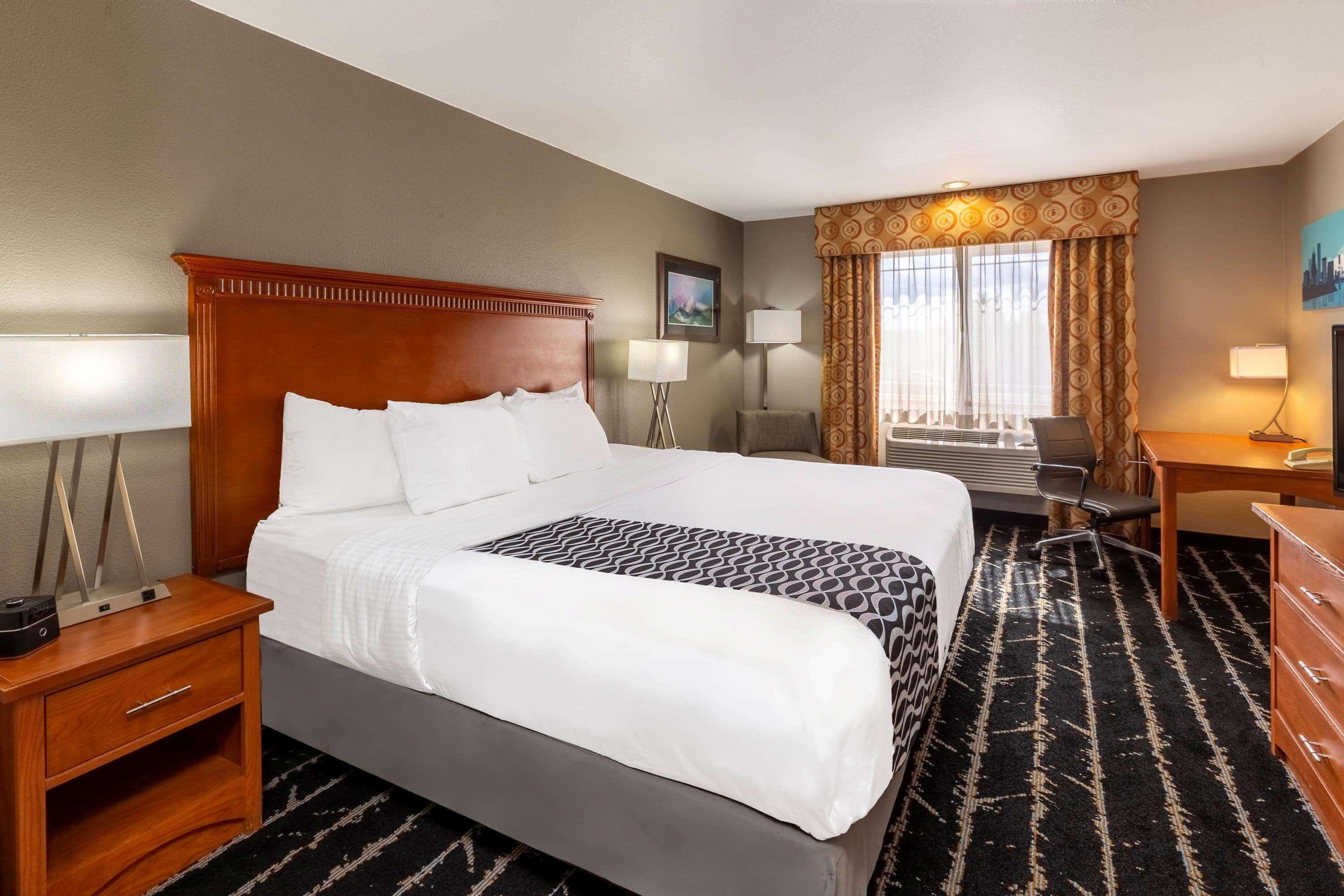 La Quinta By Wyndham Vancouver Exterior photo
