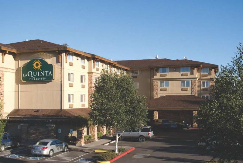 La Quinta By Wyndham Vancouver Exterior photo